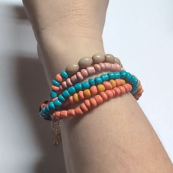 469 Multicolor Beaded Tennis Bracelet with Gold Hardware - Picture 2 of 4